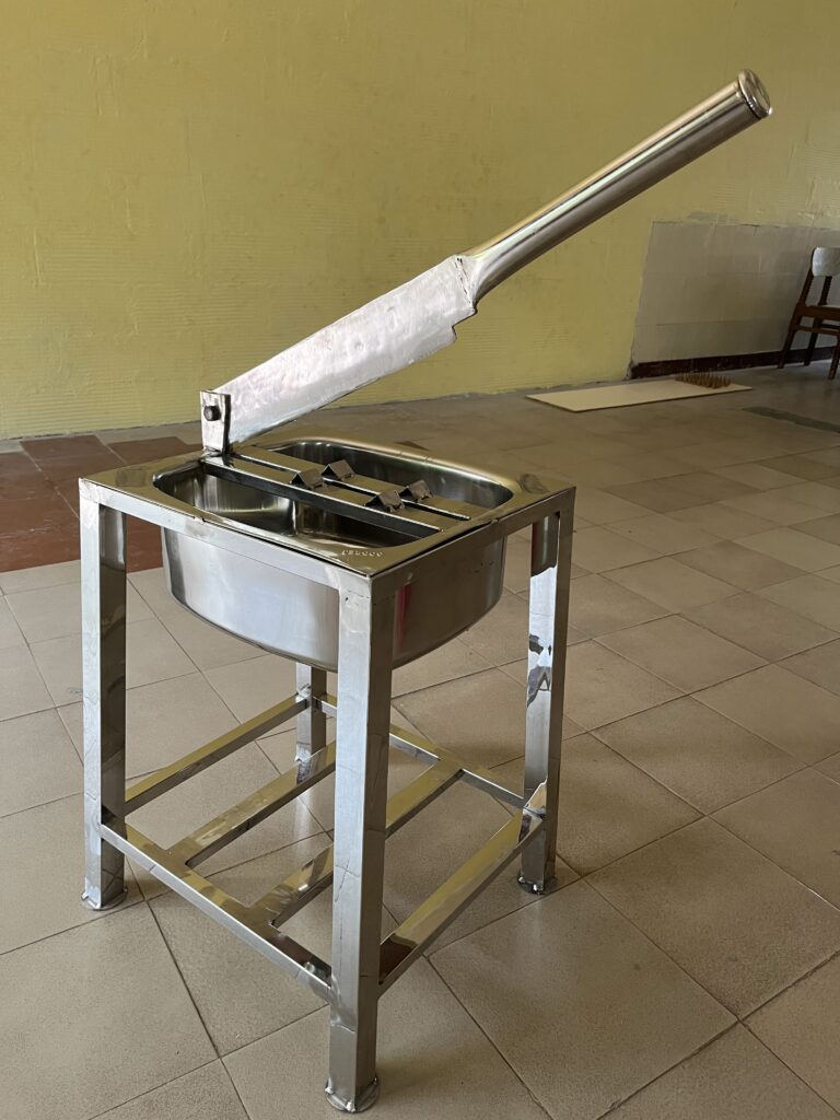 Tender coconut cutting machine stainless steel, ss coconut cutter, coconut water collector model,